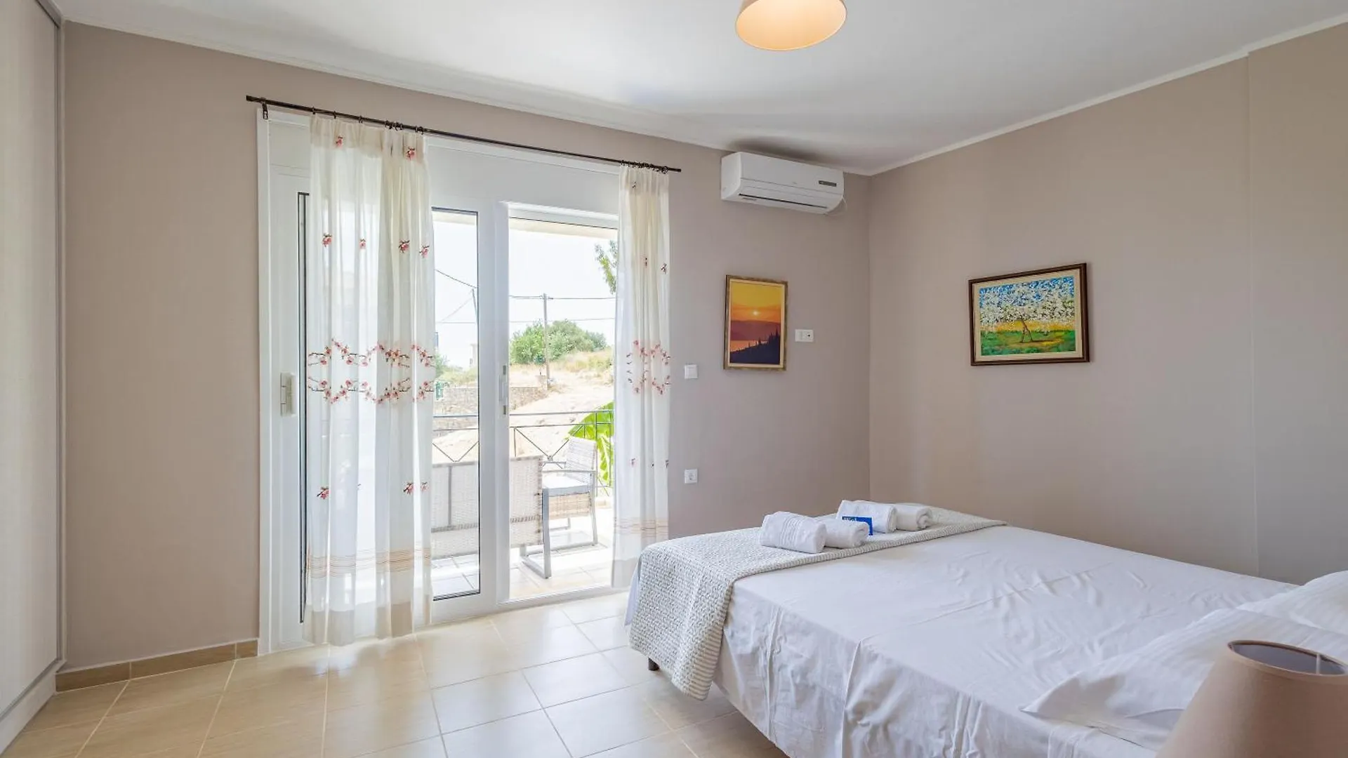 Holiday home Paris Ηοuse At Ratzakli Villa Ratzaklion